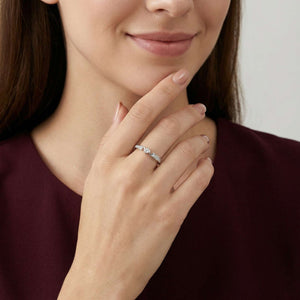 Eterna Pulse 925 Sterling Silver Ring on Model