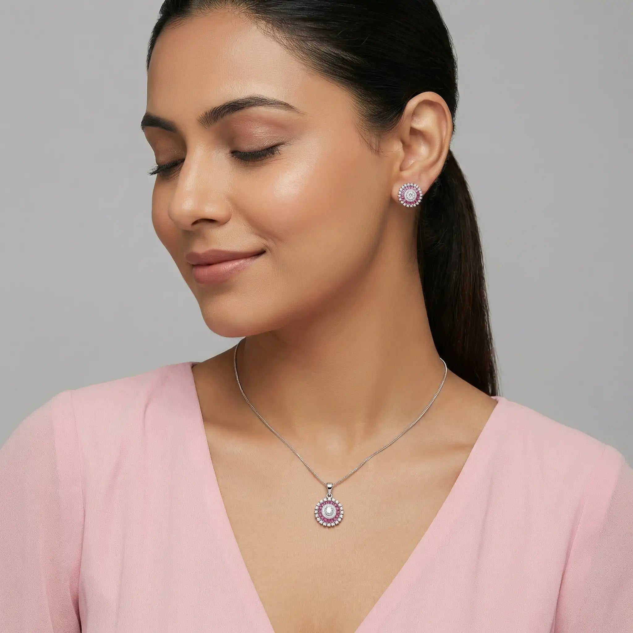 Zaria Radiant Circle Pendant Set